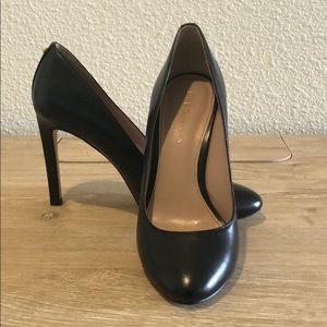 Excellent condition black BCBGeneration heels